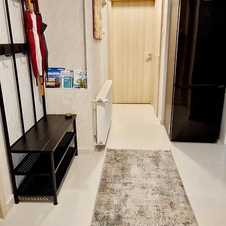 Sunny Apartment *