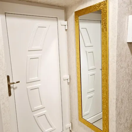 Sunny Apartment *